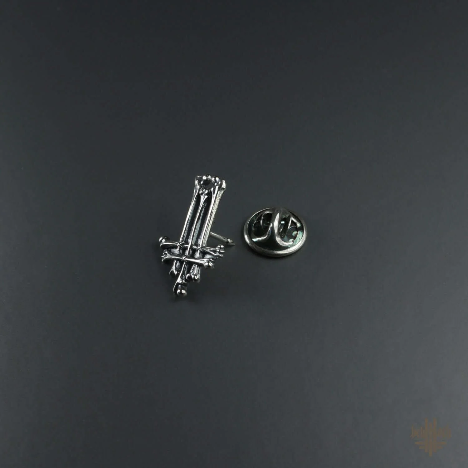 A Behemoth 'Trivmviratvs Bones' sterling silver pin - Image 5
