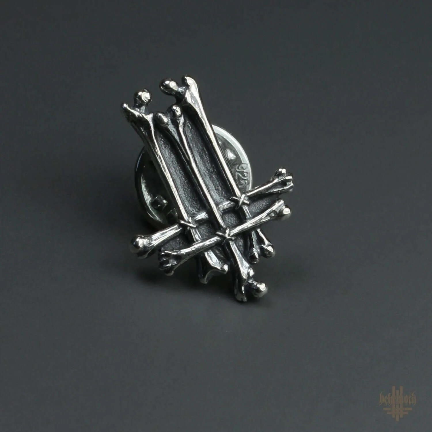 A Behemoth 'Trivmviratvs Bones' sterling silver pin - Image 6